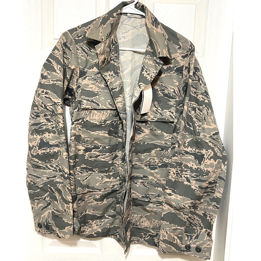 Mans Camouflage Coat Sz 36R NWT